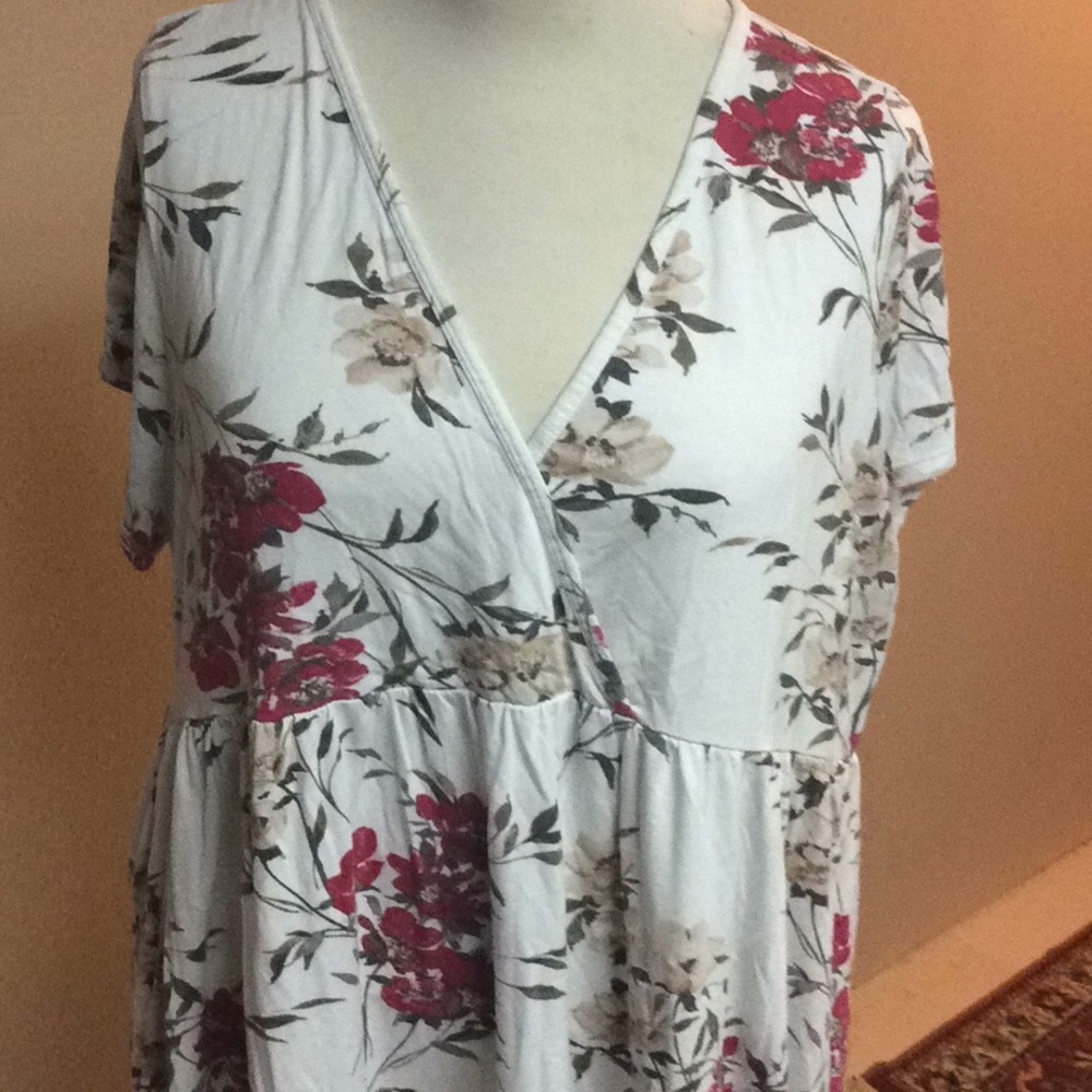 Torrid size 3, super soft short sleeve top